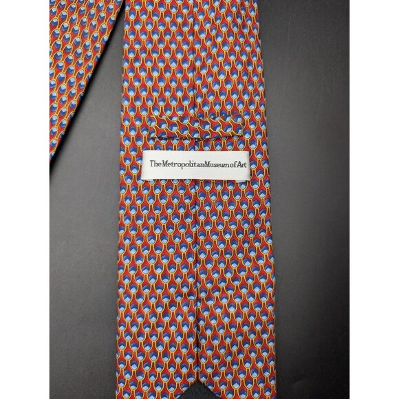The Metropolitan MUSEUM of ART Men's Silk Tie Red Pattern Imported Silk RARE - Picture 2 of 6